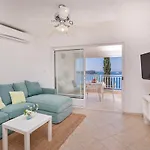 Charming Seafront At Mara *