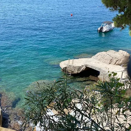 Charming Seafront At Mara *