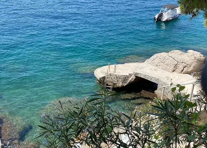 Charming Seafront At Mara *