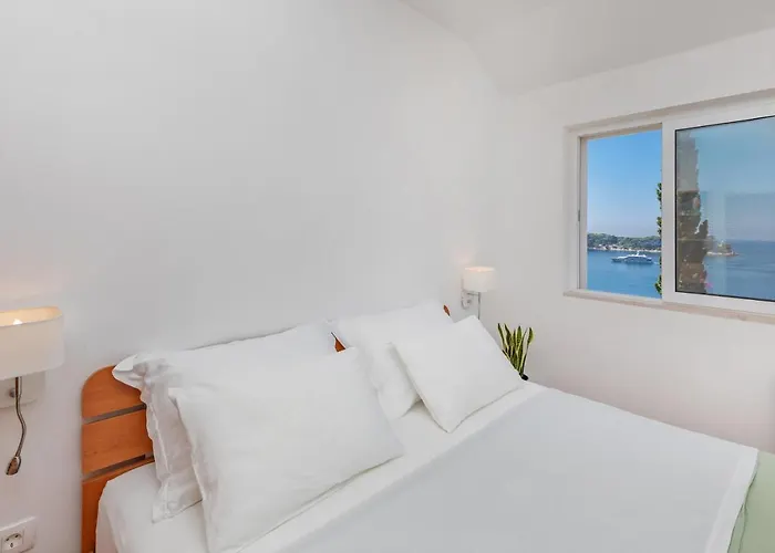 Charming Seafront At Mara * Ragusa