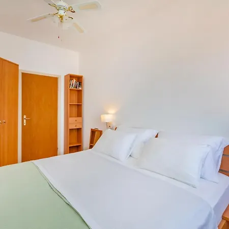 Charming Seafront At Mara Apartamento *